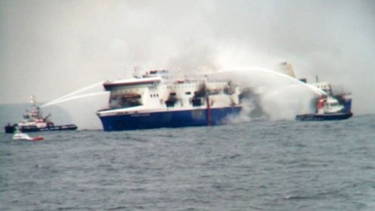 požiar trajekt Korfu (SITA/AP)